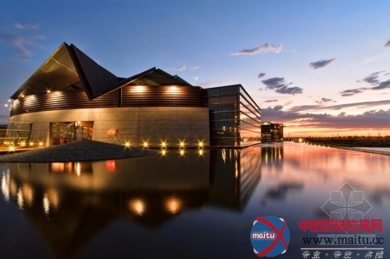 Architekton设计的美国坦佩艺术中心