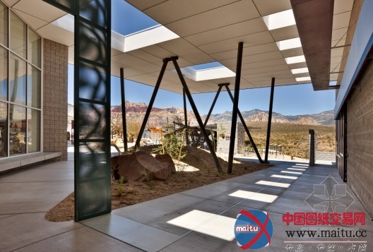 Line and Space设计红岩峡谷游客中心