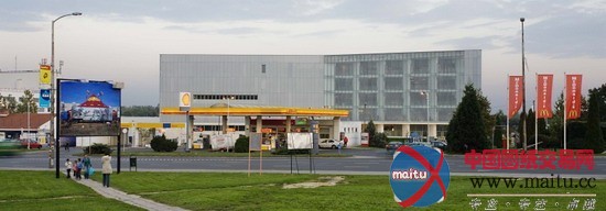 Török és Balázs Építészeti Kft设计的佩奇图书馆