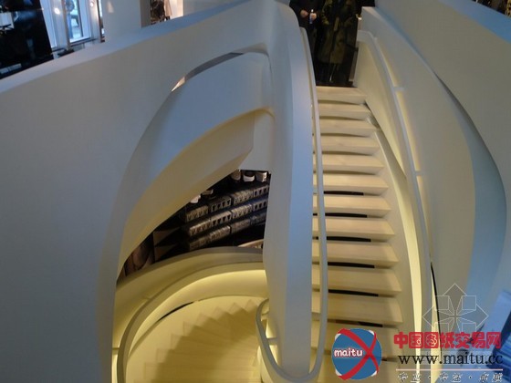 阿玛尼旋风楼梯