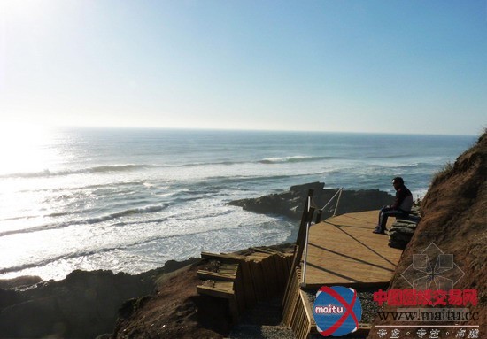 mauricio a. ureta villagra设计的智利塔尔卡观景平台