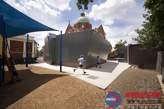 Suters Architects设计的澳大利亚新圣心小学图书馆