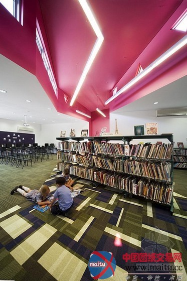 Suters Architects设计的澳大利亚新圣心小学图书馆
