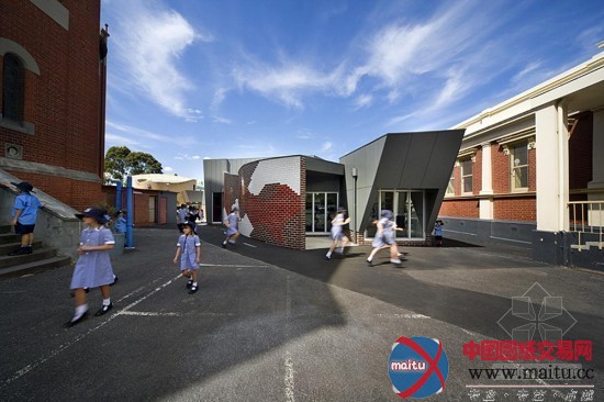 Suters Architects设计的澳大利亚新圣心小学图书馆