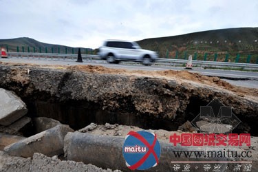 87亿高速路被指豆腐渣