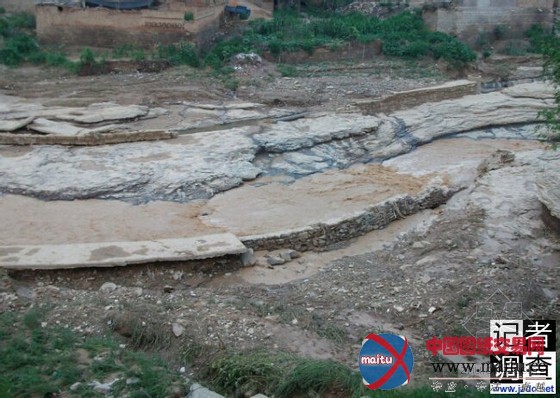 山西永和县“精品工程”疑似豆腐渣