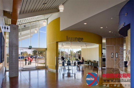 noll + tam设计的美国valley-hi north laguna图书馆