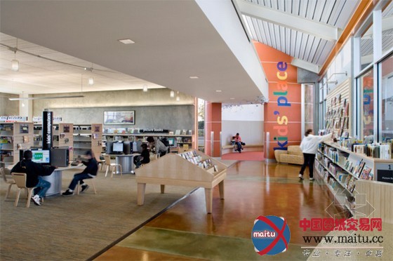 noll + tam设计的美国valley-hi north laguna图书馆