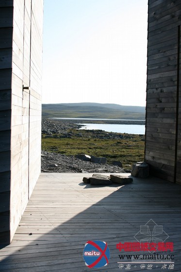 PUSHAK设计的挪威山区临时休息亭