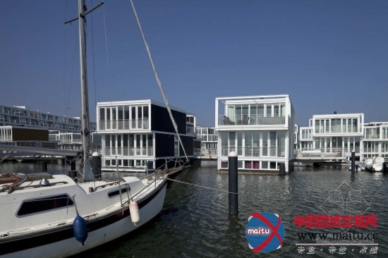 Architectenbureau Marlies Rohmer设计的荷兰水上小区