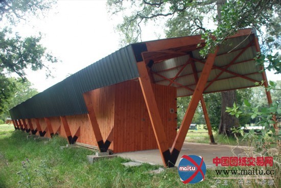 AATA Associate Architects 设计的智利马厩