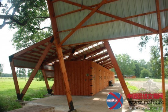 AATA Associate Architects 设计的智利马厩