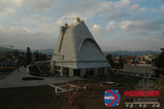 历时40年 勒·柯布西耶设计的法国菲尔米尼教堂终完成