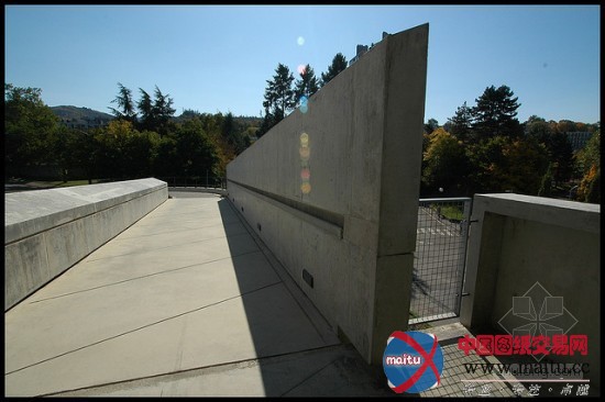 历时40年 勒·柯布西耶设计的法国菲尔米尼教堂终完成