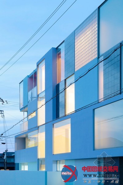 EASTERN design office设计的街角住宅