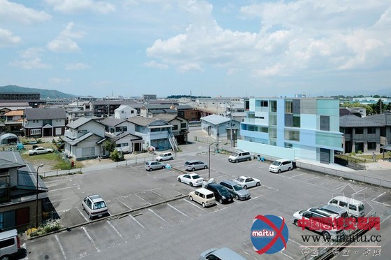 EASTERN design office设计的街角住宅