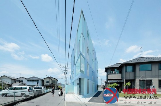 EASTERN design office设计的街角住宅