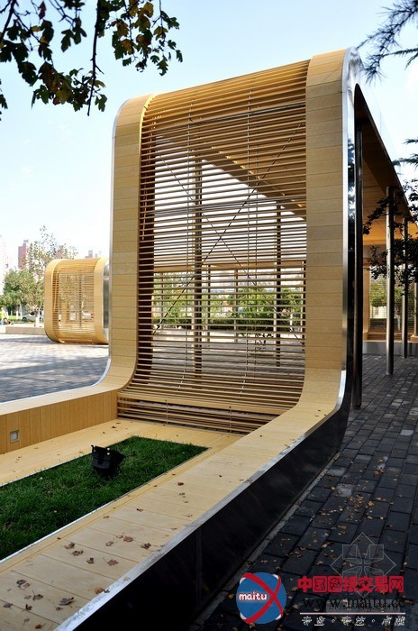 黄庄职业高中文化广场回廊