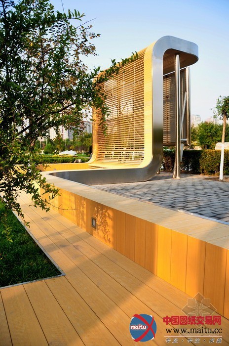 黄庄职业高中文化广场回廊