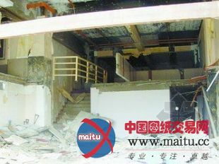 厦门店面正施工楼板突坍塌