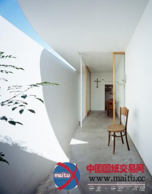 TAKESHI HOSAKA ARCHITECTS设计的日本迷你住宅