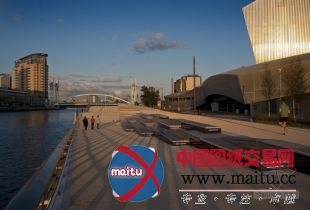 FoRM Associates设计的英国特拉福德滨河长廊