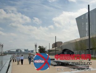 FoRM Associates设计的英国特拉福德滨河长廊