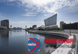 FoRM Associates设计的英国特拉福德滨河长廊