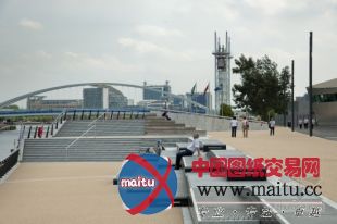 FoRM Associates设计的英国特拉福德滨河长廊