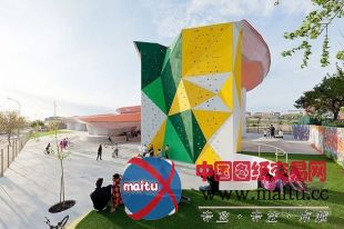 SelgasCano Architects设计的西班牙Factoria Joven轮滑公园