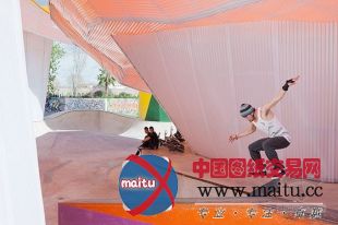 SelgasCano Architects设计的西班牙Factoria Joven轮滑公园