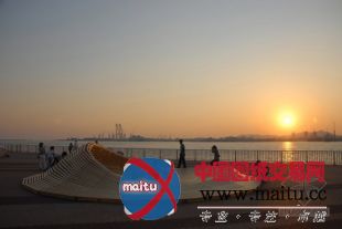 24° Studio设计的日本Crater Lake装置