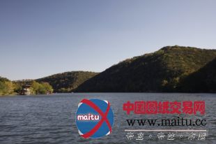 Bercy Chen Studio, LP设计的湖边景观亭