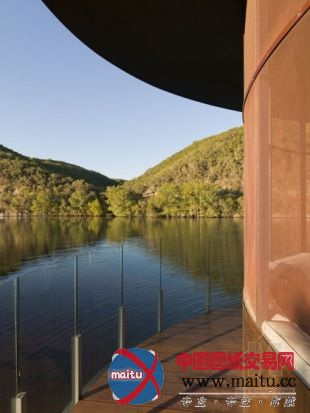 Bercy Chen Studio, LP设计的湖边景观亭