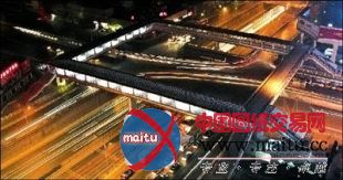 北京最大“口字形”天桥投用 缓堵中关村