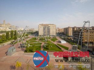 Domingo Ferré设计的西班牙Lleida布拉斯·因方特广场