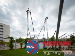 Domingo Ferré设计的西班牙Lleida布拉斯·因方特广场