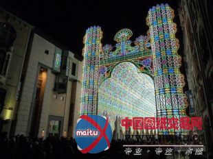 比利时LED灯组成的光之教堂