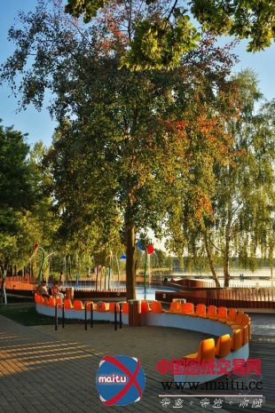 RS+设计的波兰一座水上游乐场