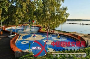 RS+设计的波兰一座水上游乐场
