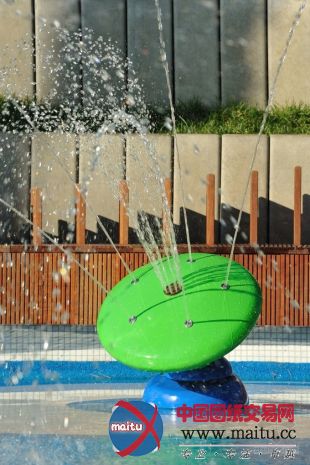 RS+设计的波兰一座水上游乐场