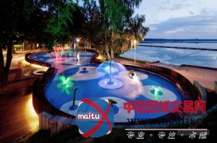 RS+设计的波兰一座水上游乐场