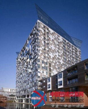 Make Architects设计的英国立方大厦