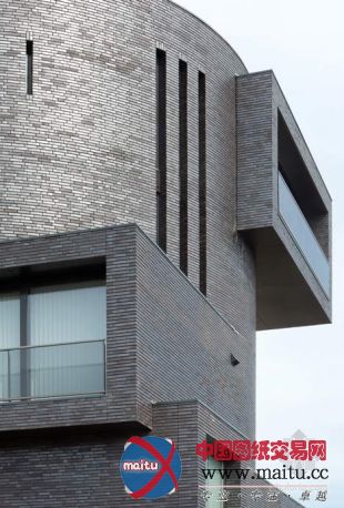 Bedaux de Brouwer设计的荷兰圆柱体公寓楼