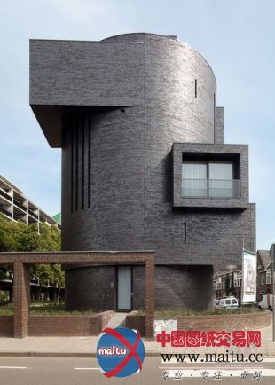 Bedaux de Brouwer设计的荷兰圆柱体公寓楼