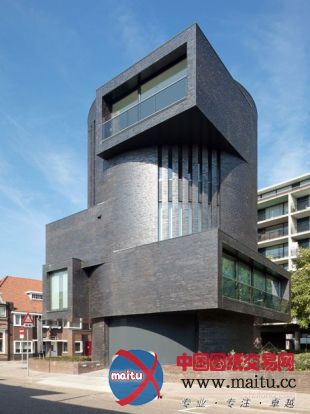 Bedaux de Brouwer设计的荷兰圆柱体公寓楼