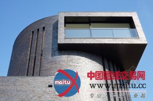 Bedaux de Brouwer设计的荷兰圆柱体公寓楼