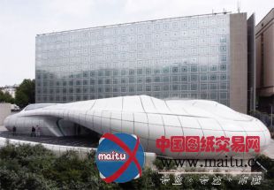 扎哈设计的香奈儿流动艺术馆落户巴黎