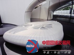 扎哈设计的香奈儿流动艺术馆落户巴黎