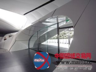 扎哈设计的香奈儿流动艺术馆落户巴黎